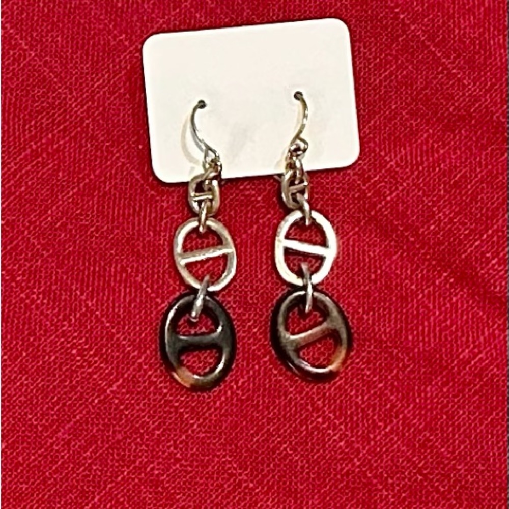 Gold-tone, tortoise shell (plastic) accent earrings
